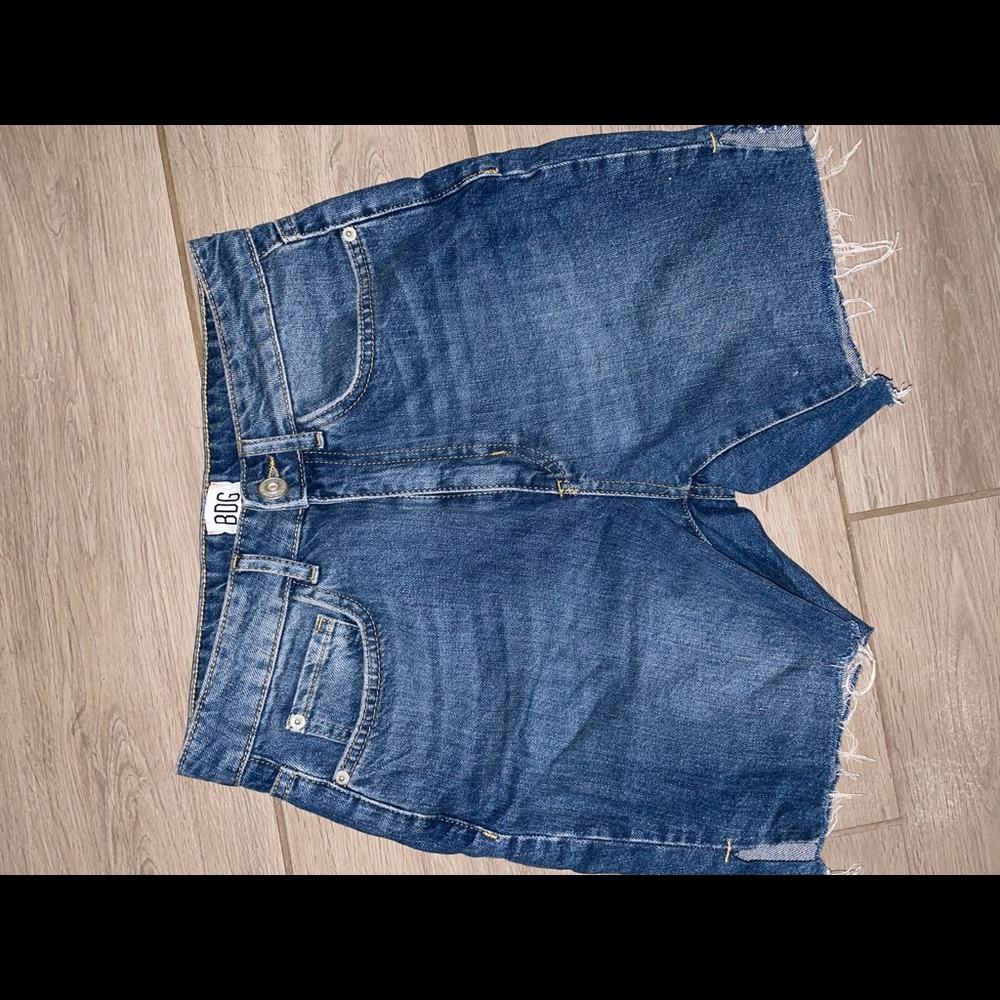 BDG mid shorts